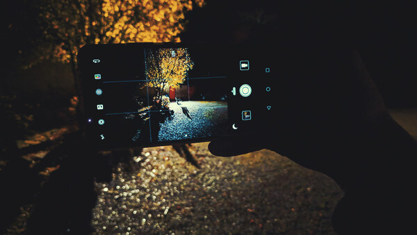A Look at Huawei Mate 10's AI-Assisted Low Light Photography