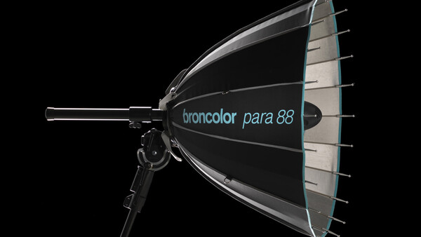 Fstoppers Reviews the Most Versatile Light Shaper, the Broncolor Para 88HR