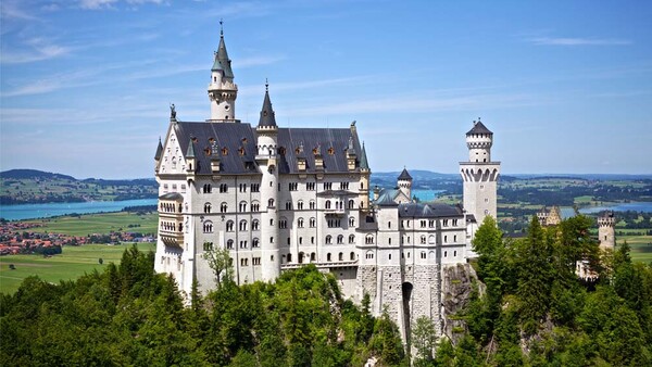 Bitter Legal Battle Launched After Photographer Holds Nude Shoot Inside 15th-Century Castle