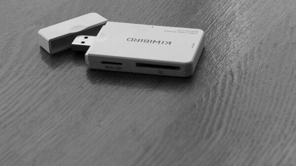 Why a $9.99 Card Reader Will Complete Your Photography Setup