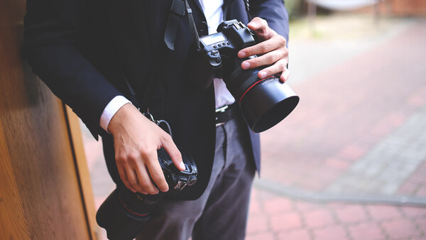 Random Person Proclaims that His Uncle Prefers Nikon, Photographer Immediately Sells All Canon Gear