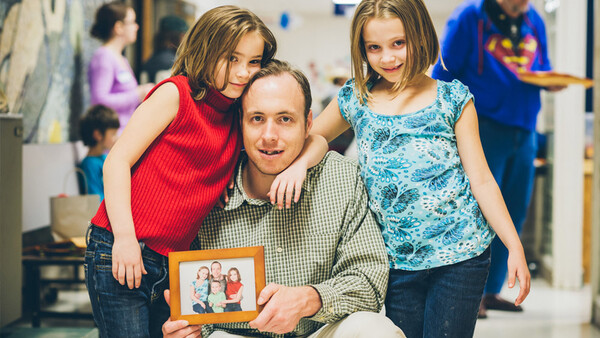 Help-Portrait’s Non-Profit Dissolves, But Movement Lives On