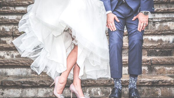 Reality TV Star Ridiculed for Inviting Photographers to Shoot His Wedding for Free