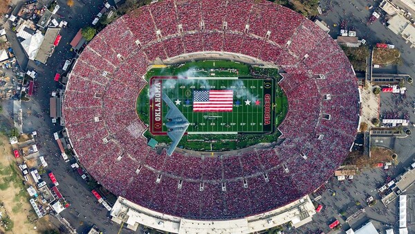 Photographer Catches Stealth Bomber Flying Over Stadium, and It's Not a Drone Shot