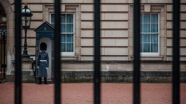 Getty's Royal Photographer Reveals Difficulties of Photographing the Family, Says Queen Doesn't Often Smile 