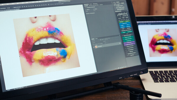 Fstoppers Reviews the Acepen 2150, a 21-Inch Pen Display That Costs Less Than $500