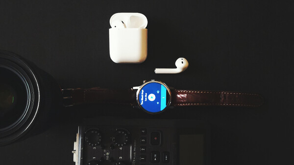 Using Apple’s Airpods on Set