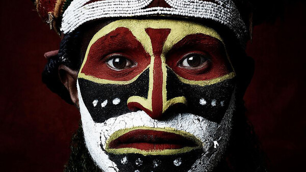 Photographer Captures Incredible Photos of Native and Modern Cultures of Papua New Guinea