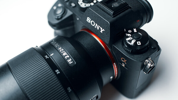 The Mirrorless Camera That Rivals the Pro DSLRs: Fstoppers Reviews the Sony A9