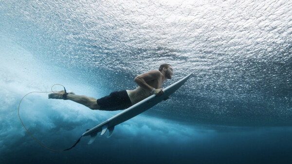 Get Wet and Get Started in Surf Photography With These Tips