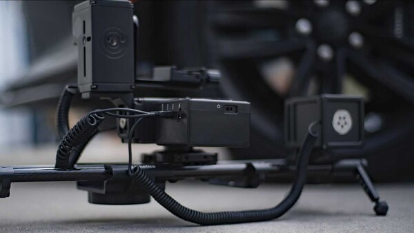 Fstoppers Reviews the Cinetics Lynx Motorized Slider: Stunning Motion Footage Made Easy