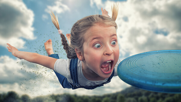 Dad Poses His Children for Out of This World Images Using Photoshop