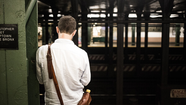 NYC Photographer Takes Pictures of Stranger's Private Cell Phone Messages