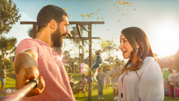 Huawei Ad Boasts Its Nova 3i Phone Camera Abilities, BTS Image Shows a DSLR Was Used Instead