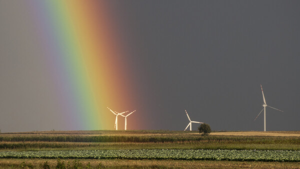 Photographer Captures a Rare Rainbow in Jersey