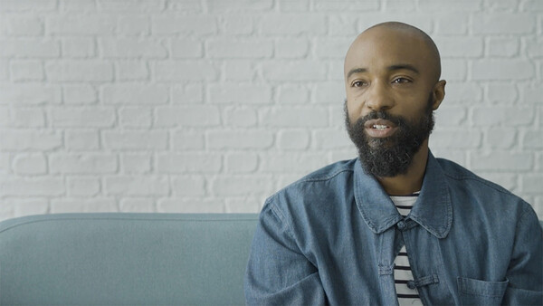 'Arrival' and 'Selma' Cinematographer Bradford Young Discusses Using Practical Light