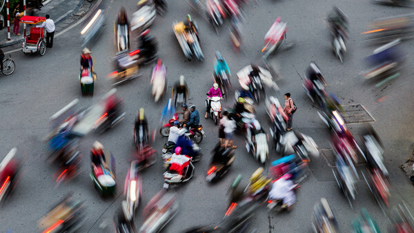 Should There Be a Pecking Order for Photographers on Location?
