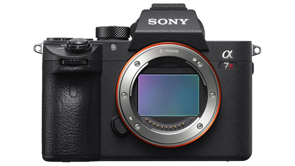 Sony's Latest Firmware Update for the a7 III and a7R III Brings a Critical New Feature for Adapted Lenses