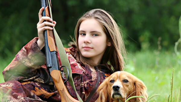 Man Attempts to Troll Gillette With Photo of Family Posing With Guns