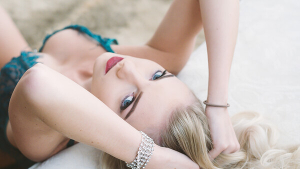 Tips for Removing Those Pesky Hair Ties From Photos
