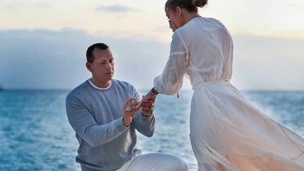 A-Rod and J-Lo Engagement Photos Prove That Instagram Is for Voyeurs, Not Art Enthusiasts