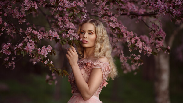 Fstoppers Photographer of the Month (March 2019): Anna Pyhäjärvi