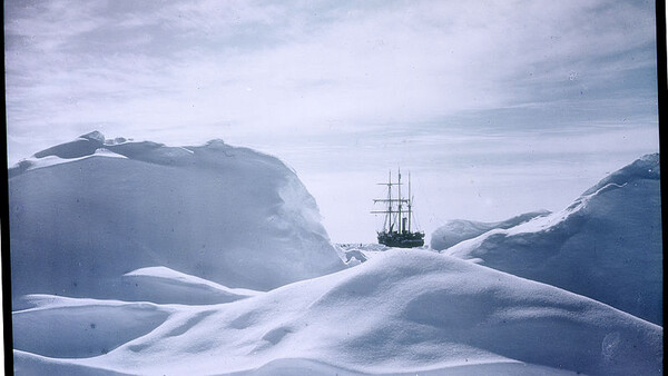 Frank Hurley With Ernest Shackleton: Photographing Antarctic Adventure