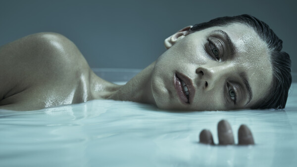 How Robert Ascroft Shot This Series of Milk Images with Celebrity Angela Serafyan of HBO’s Westworld