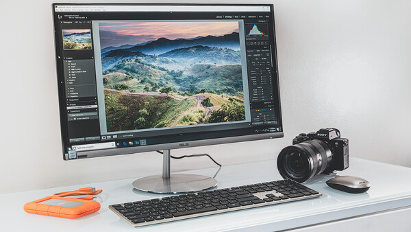 Fstoppers Reviews the Asus Zen AIO 24 PC