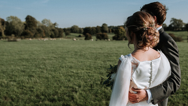 Bride Arrested for Allegedly Forcing the Photographer to Pay for the Privilege of Shooting Her Wedding