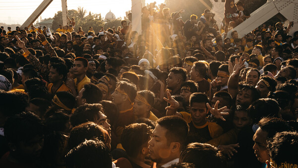 Devotion in Photographs: Shooting One of the Largest Religious Events in the World
