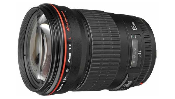 Canon Files Patent for Crazy 135mm f/1.4 Lens