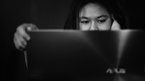 Battling Crisis Anxiety With Online Live Photography Workshops