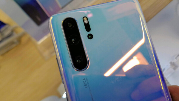 Huawei Caught Pretending High-End DSLR Images Were Shot by Their Phones... Again