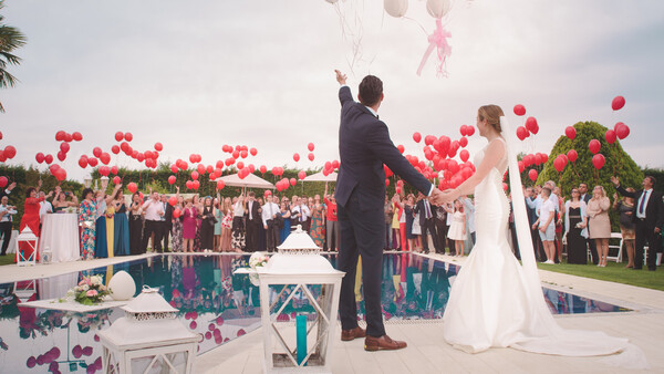 Ohio Allows Wedding Receptions Up to 300 Guests Starting June 1