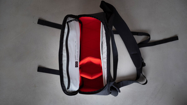 Fstoppers Reviews the Moment Sling Bag