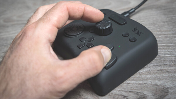 Speed Up Your Workflow: Fstoppers Reviews the TourBox Software Controller