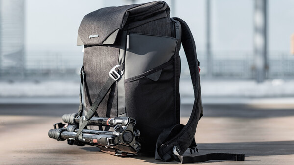 Fstoppers Reviews the Manfrotto Chicago Urban Camera Backpack