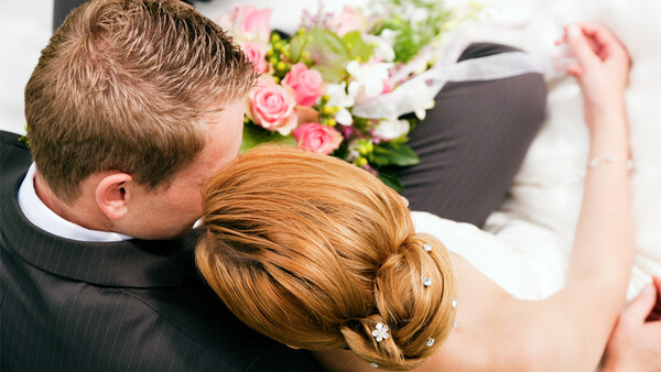 Wedding Photographer Contracts COVID-19 After Groom Doesn't Disclose Positive Test