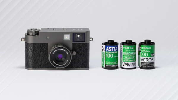 Lomography Fisheye camera with three vintage film stocks arranged beside it