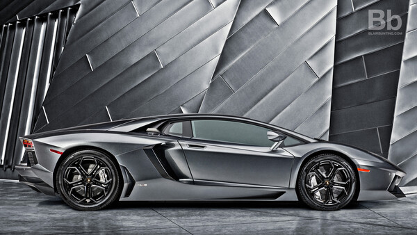 [FS Original] Shooting The Lamborghini Aventador With Blair Bunting