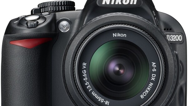 [News] Nikon D3200, WU-1a Transmitter, and 28mm 1.8G Leaked!