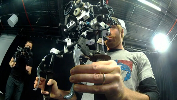 "Snap Focus" Pulls Focus On DSLRs Using Bicycle Brake Levers