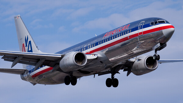Airline Says 'No Photography' on Flights