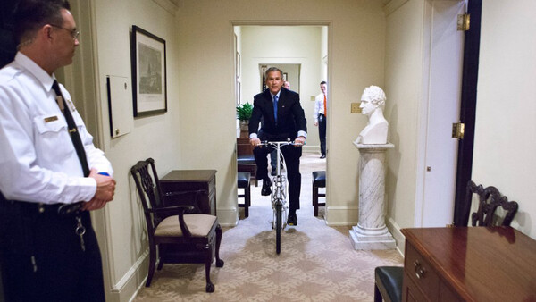 The Life of a President - BTS Pictures of George W. Bush