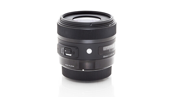 Fstoppers Reviews the Sigma 30mm f/1.4 DC HSM Prime Lens | Fstoppers