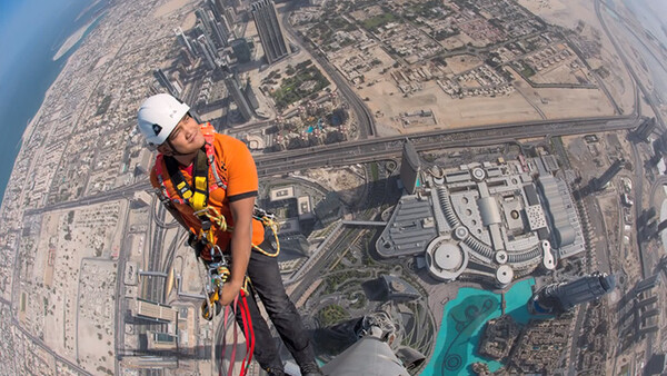 Joe McNally Shoots From The Tallest Building in the World