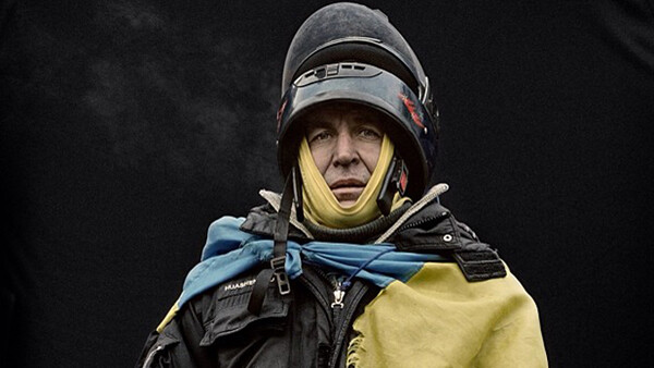 Anastasia Taylor-Lind's Fascinating Portraits of Ukranian Protestors 