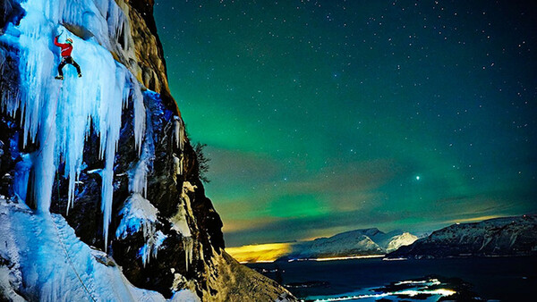 Ray Demski Captures Ice Climbers Under The Northern Lights
