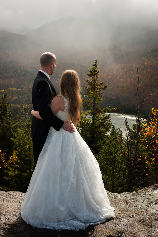 Five Posing Ideas for Couples Shoots | Fstoppers